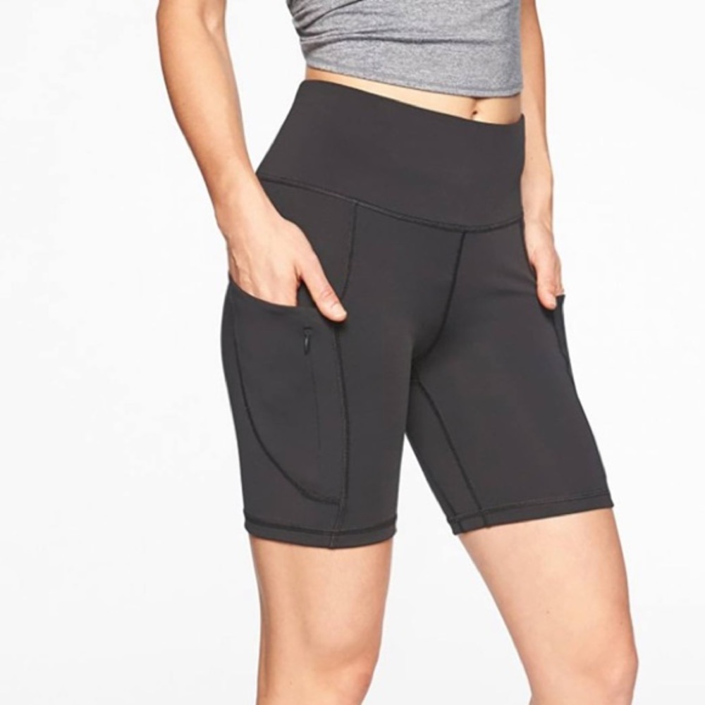 Athleta Women's All in 7" Short